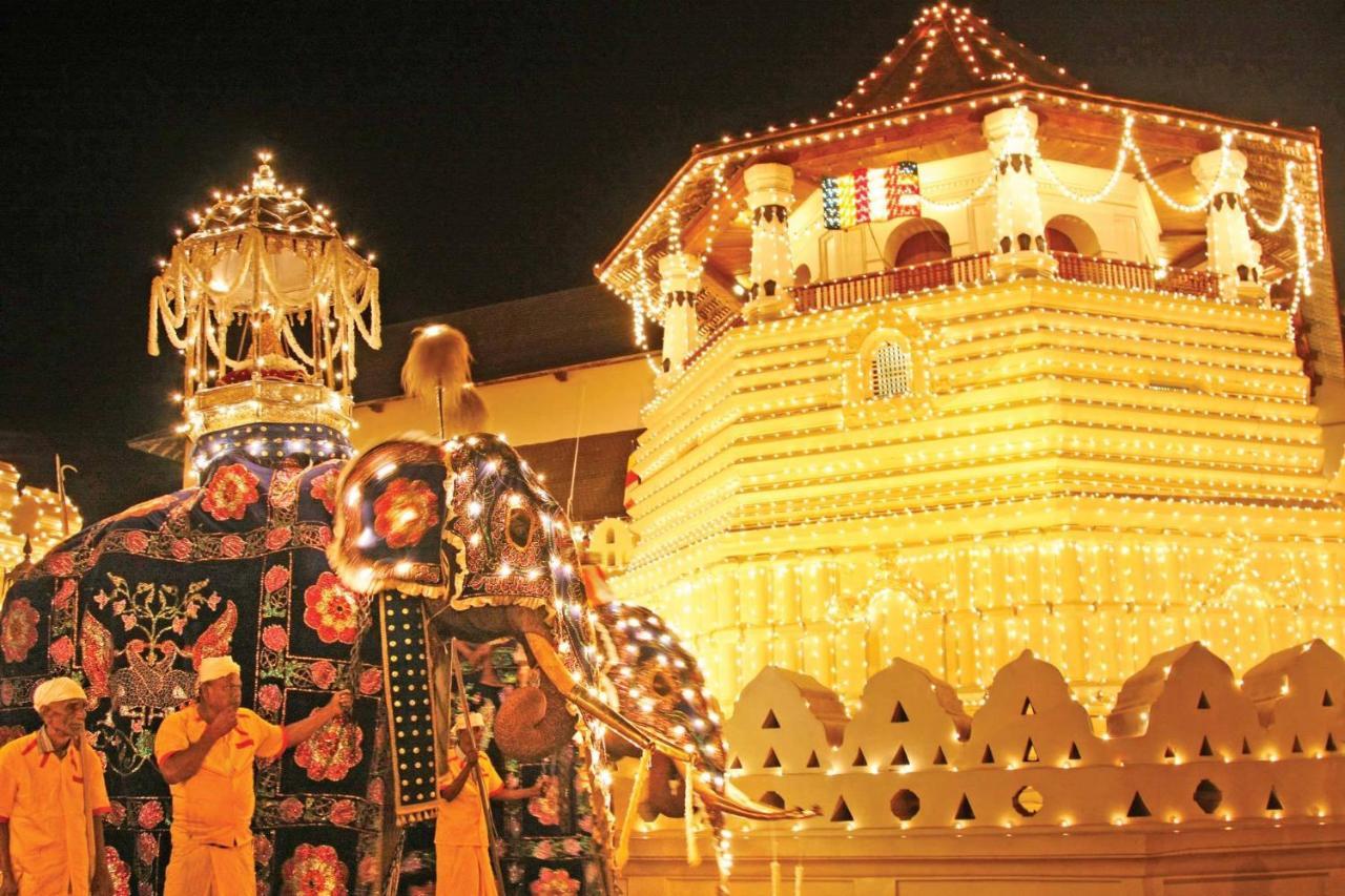 Seven Luck Palace Kandy Zewnętrze zdjęcie